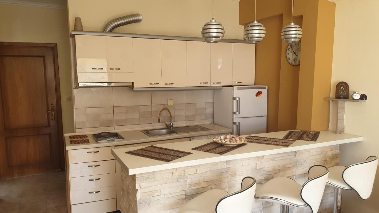 Gouris Appartements Nea Kallikrateia Buitenkant foto